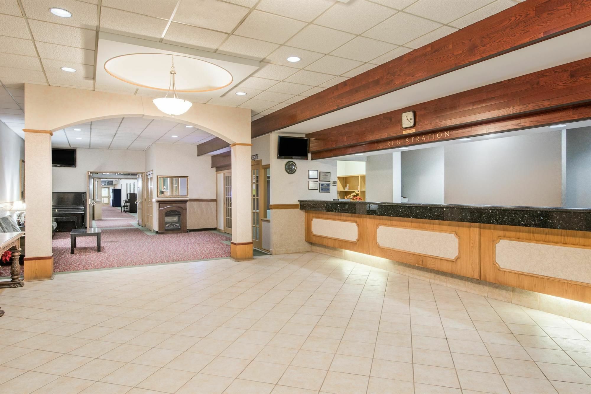 Howard Johnson By Wyndham Kitchener Conestoga Ngoại thất bức ảnh